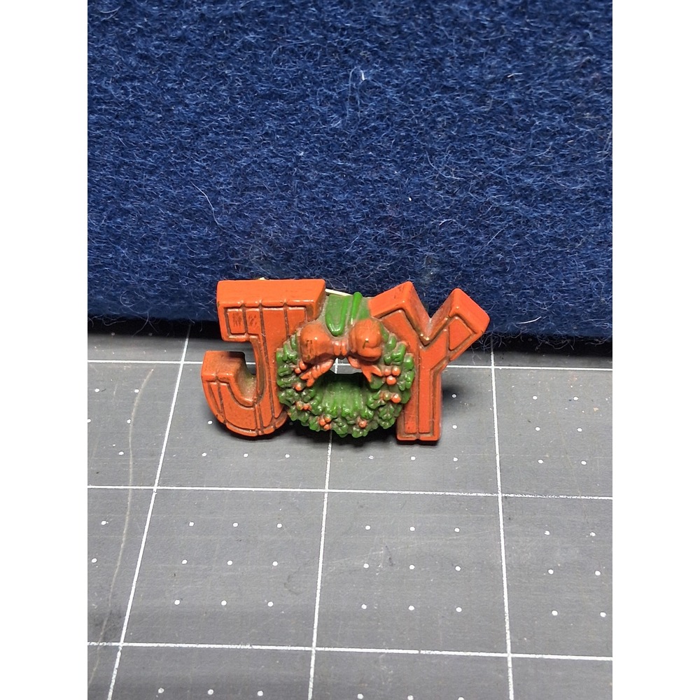 Hallmark Pin Orange Green JOY Christmas Wreath Vintage Plastic‎ Brooch